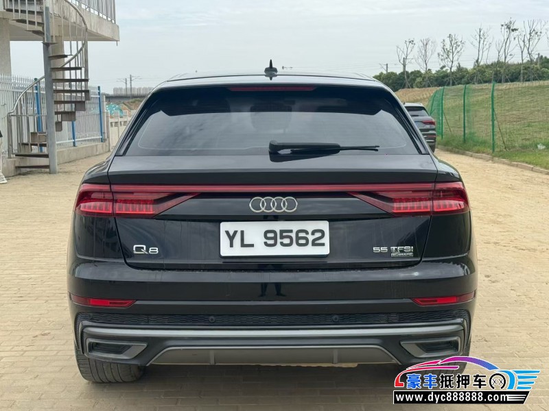 20年奥迪Q8SUV抵押车出售