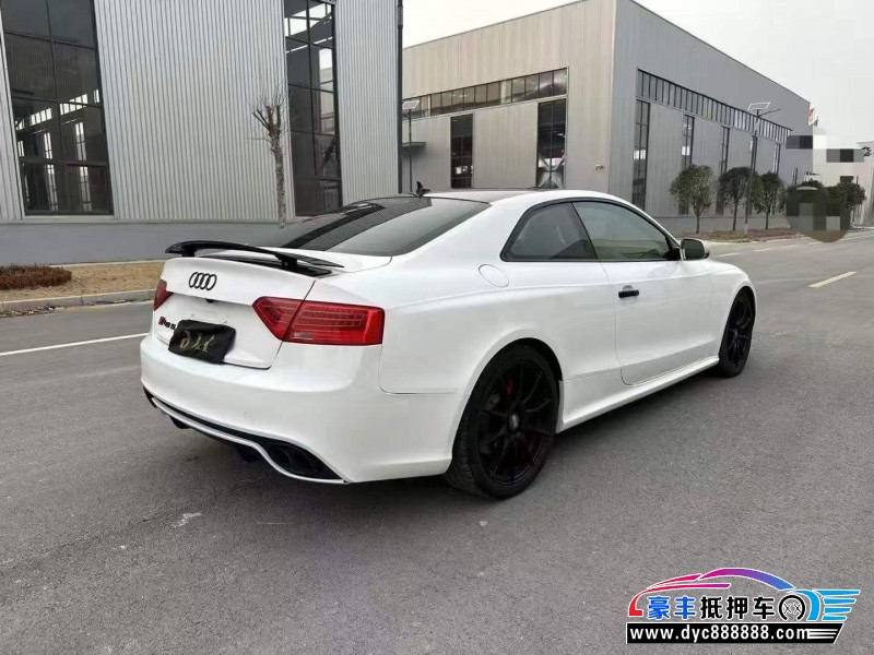 15年奥迪RS5轿车抵押车出售