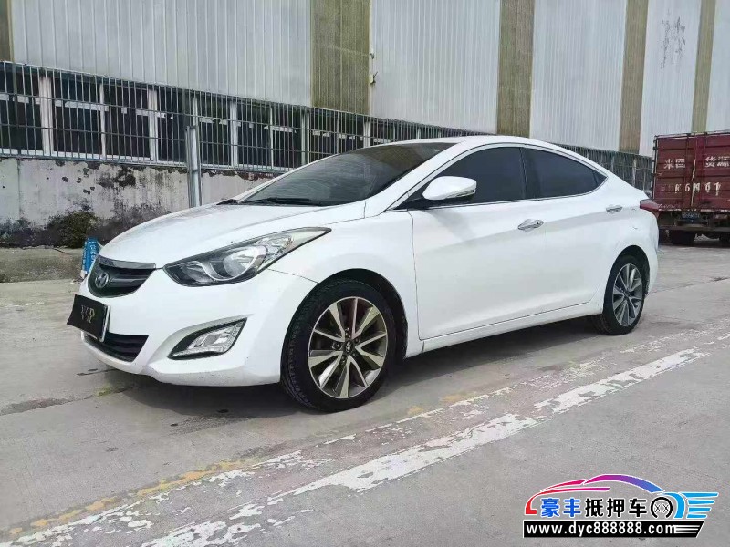 15年现代朗动轿车抵押车出售