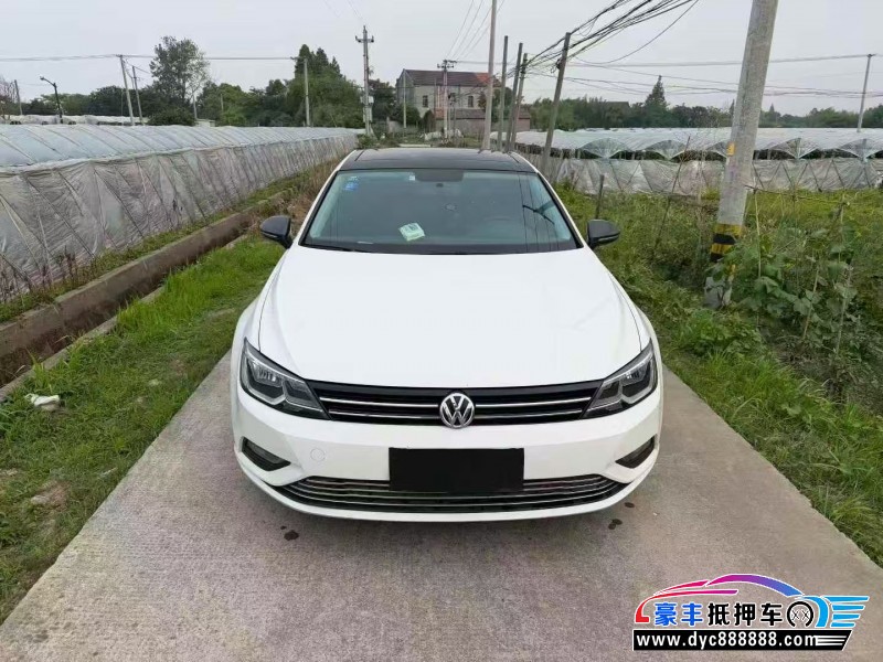 抵押车出售17年大众凌渡轿车