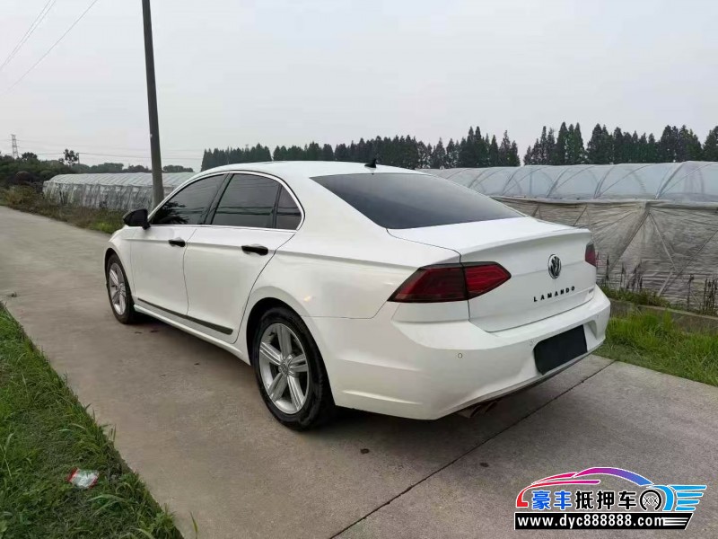 17年大众凌渡轿车抵押车出售