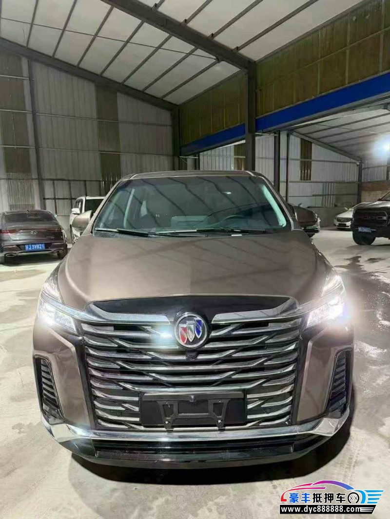 抵押车出售24年别克GL8轿车