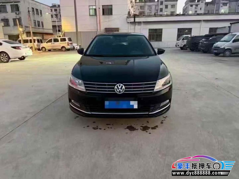 抵押车出售17年大众朗逸轿车