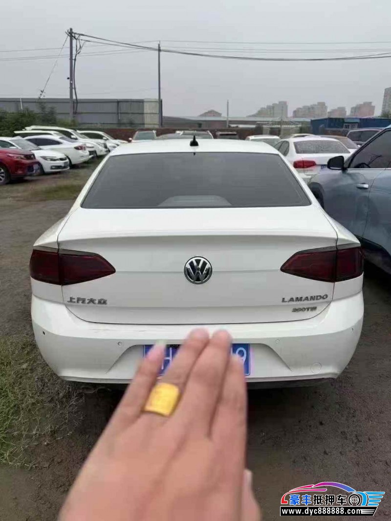 17年大众凌渡轿车抵押车出售