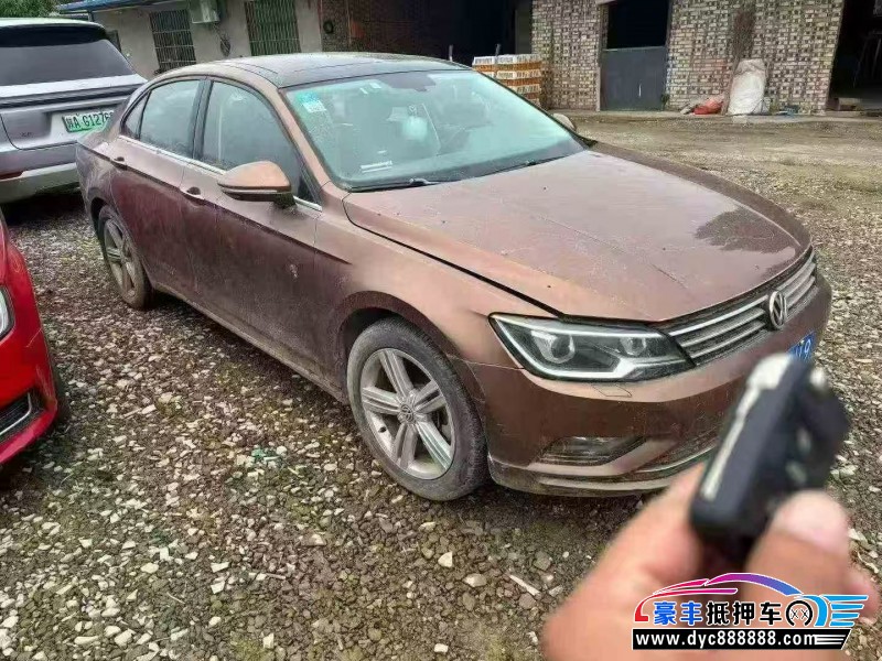 抵押车出售15年大众凌渡轿车
