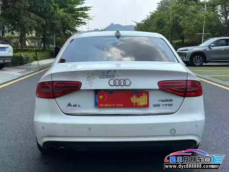 13年奥迪A4L轿车抵押车出售