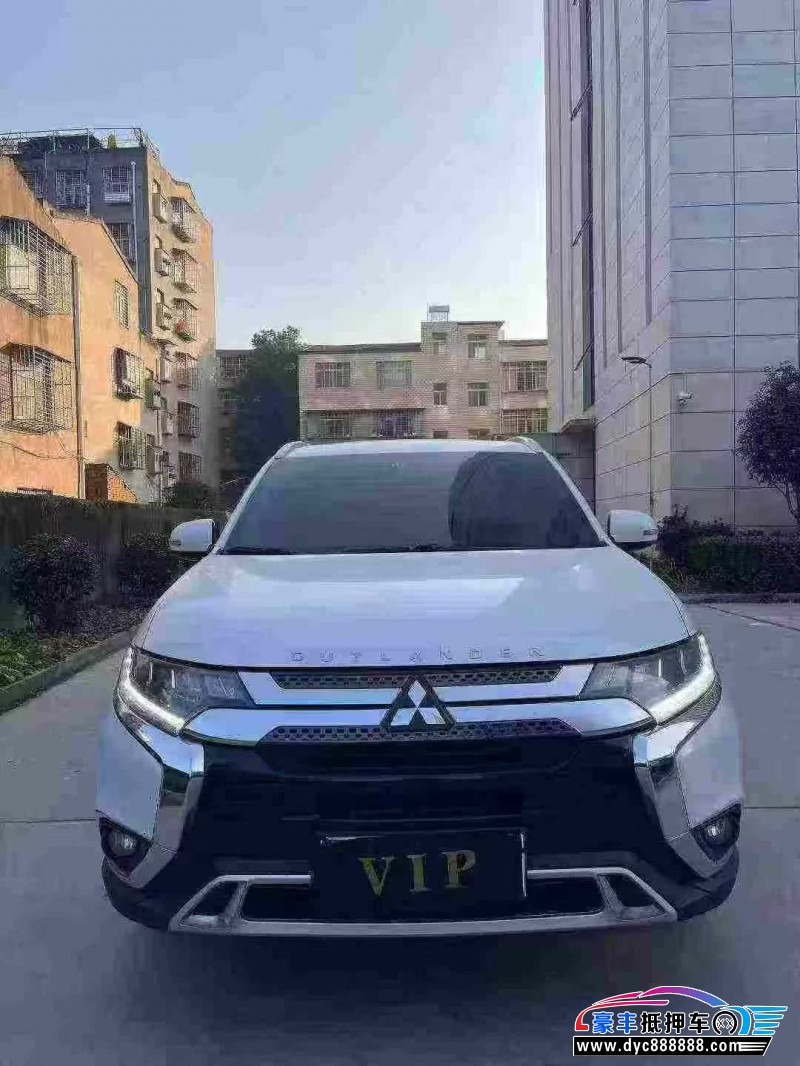 抵押车出售20年三菱欧蓝德轿车