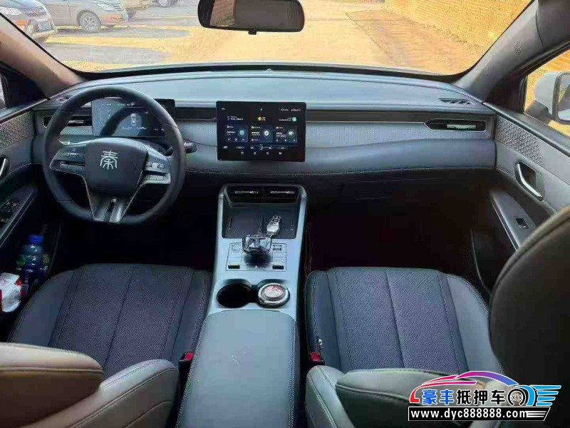 25年比亚迪秦轿车抵押车出售