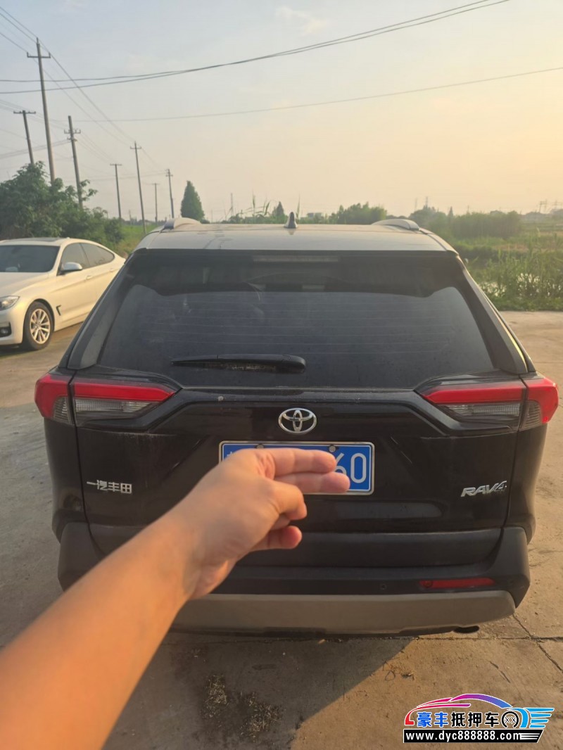 23年丰田RAV4SUV抵押车出售