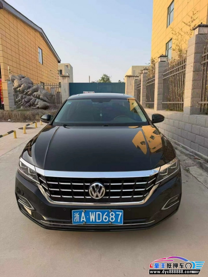 抵押车出售19年大众帕萨特轿车