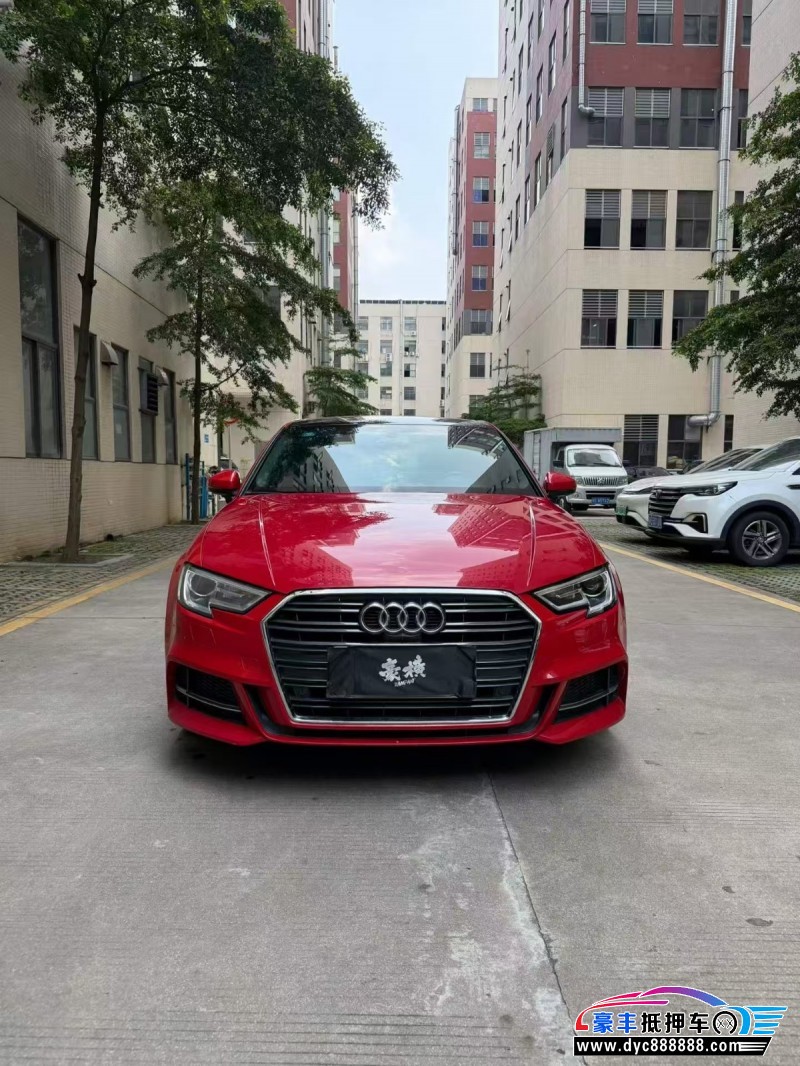 抵押车出售18年奥迪A3轿车