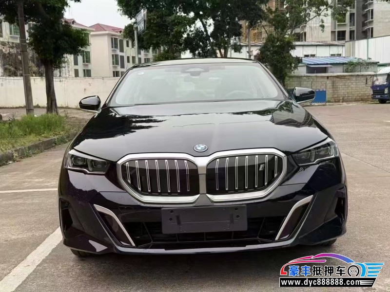 25年宝马I5轿车抵押车出售