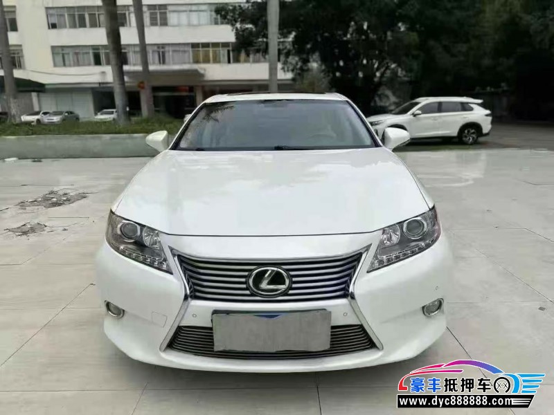 抵押车出售14年雷克萨斯ES轿车