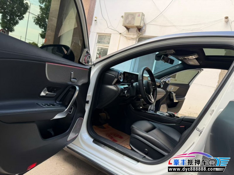 20年奔驰A轿车抵押车出售