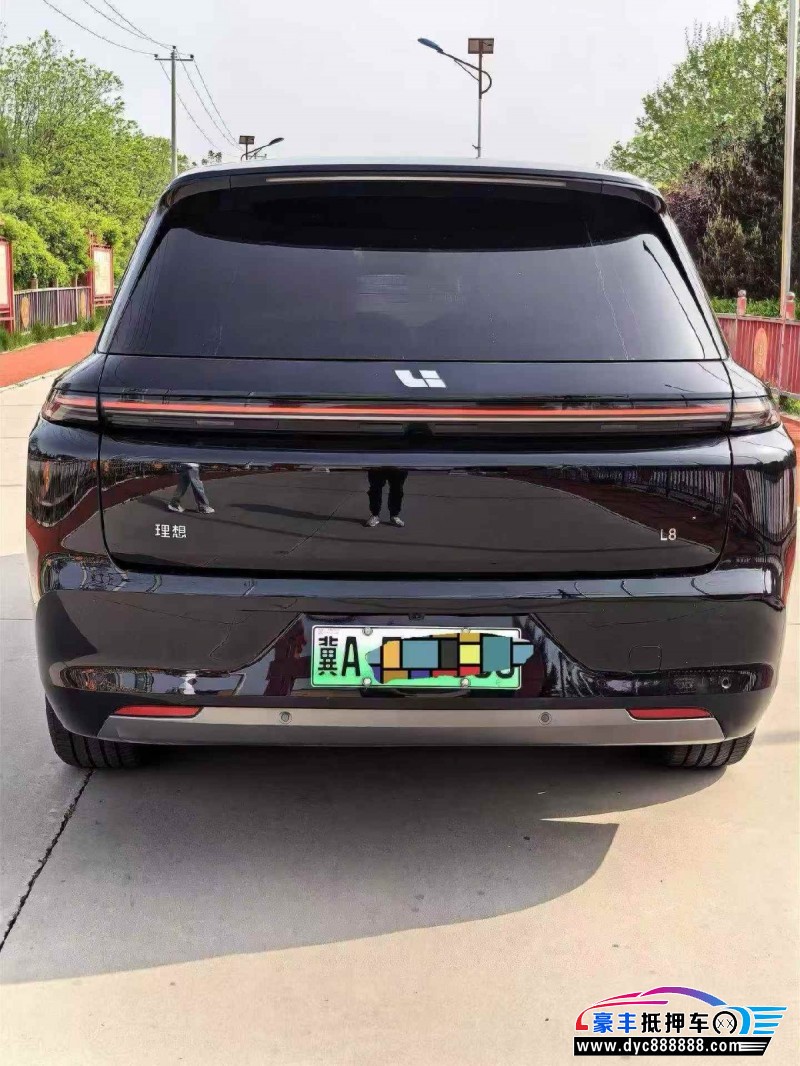 25年理想L8轿车抵押车出售