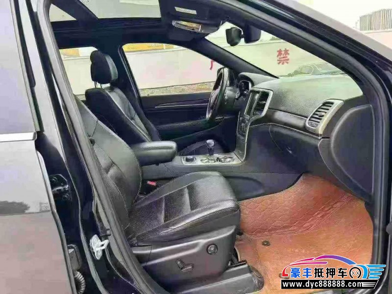 14年Jeep切诺基轿车抵押车出售