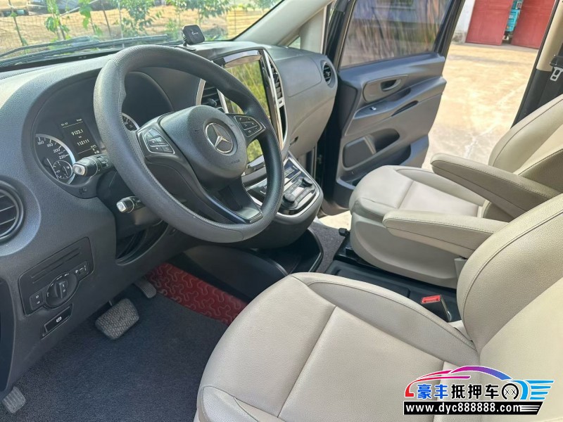 19年奔驰威霆轿车抵押车出售
