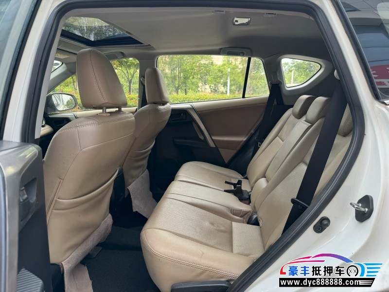 15年丰田RAV4轿车抵押车出售