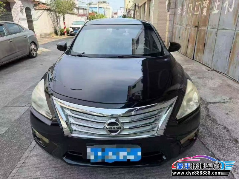 抵押车出售15年日产天籁轿车