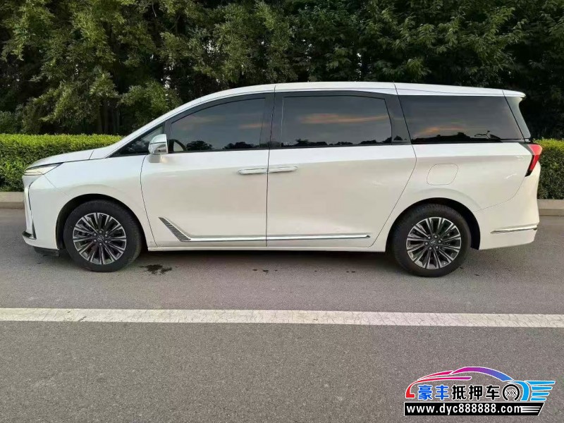 25年别克GL8轿车抵押车出售