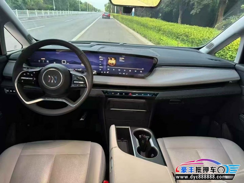 25年别克GL8轿车抵押车出售