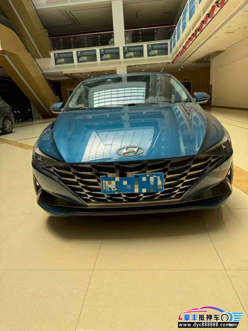 21年现代伊兰特轿车