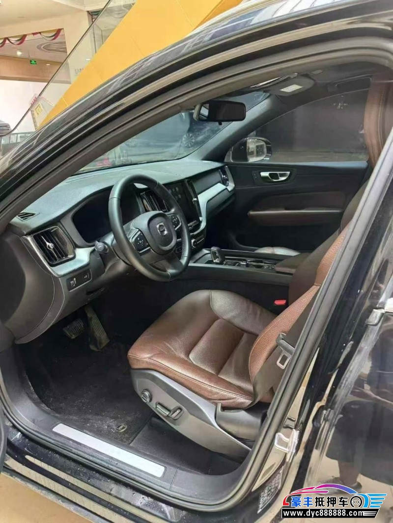 22年沃尔沃XC60轿车抵押车出售