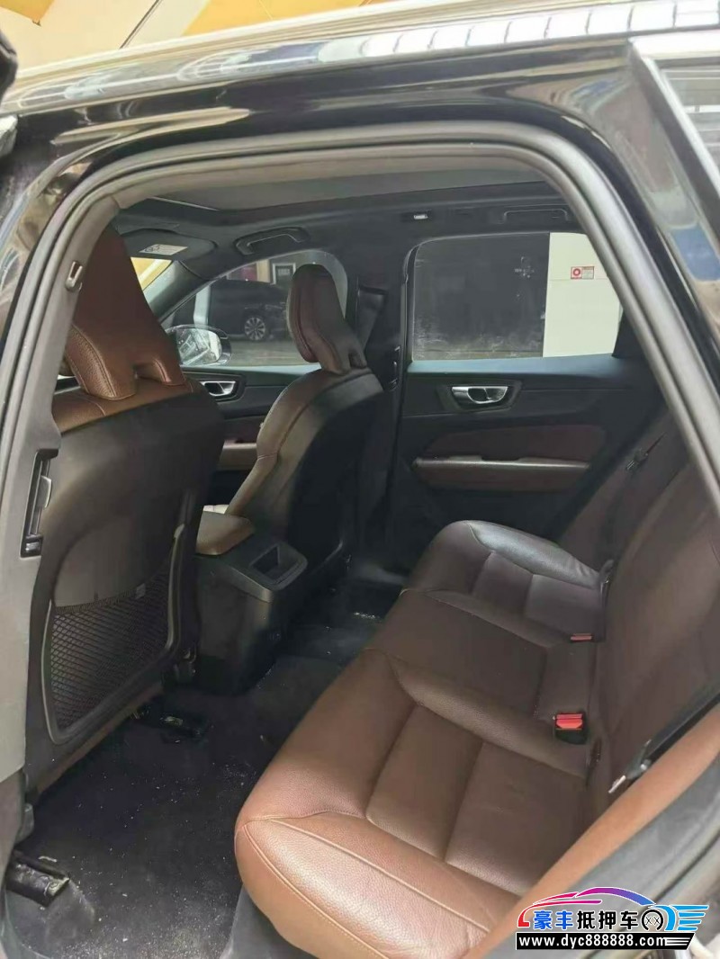 22年沃尔沃XC60轿车抵押车出售