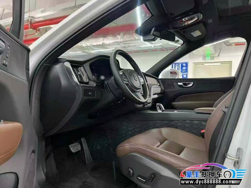 25年沃尔沃XC60轿车抵押车出售