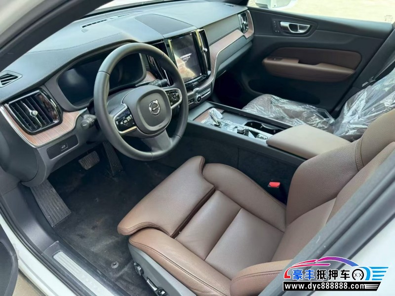 25年沃尔沃XC60轿车抵押车出售