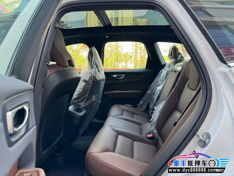 25年沃尔沃XC60轿车抵押车出售