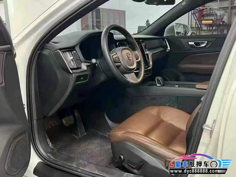 24年沃尔沃S60轿车抵押车出售