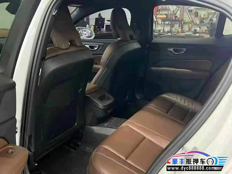 24年沃尔沃S60轿车抵押车出售