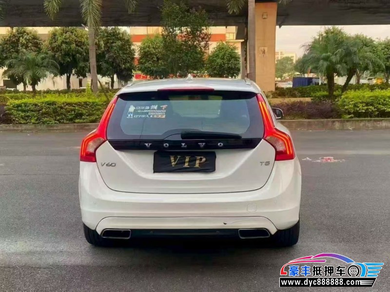 15年沃尔沃V60轿车抵押车出售