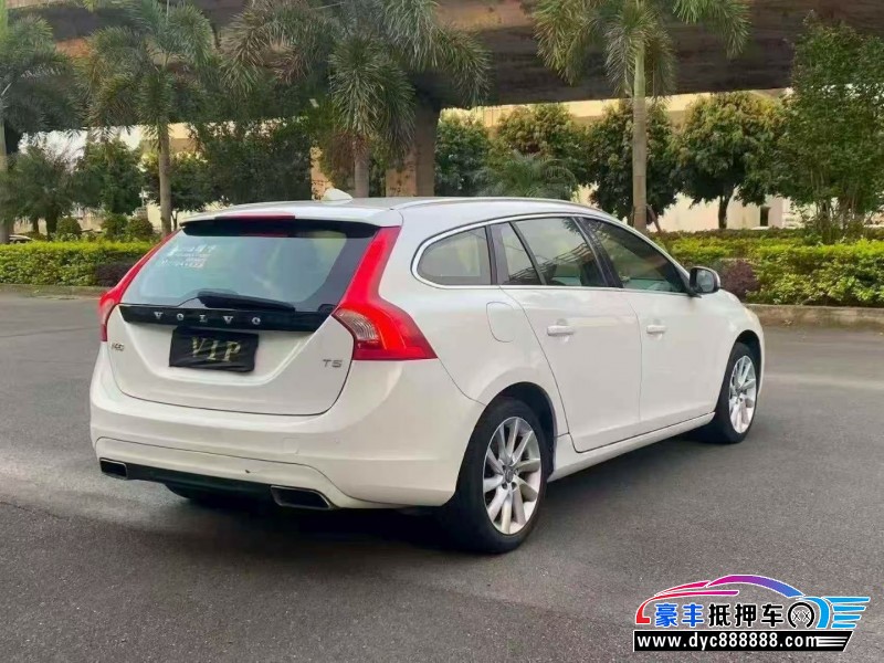 15年沃尔沃V60轿车抵押车出售