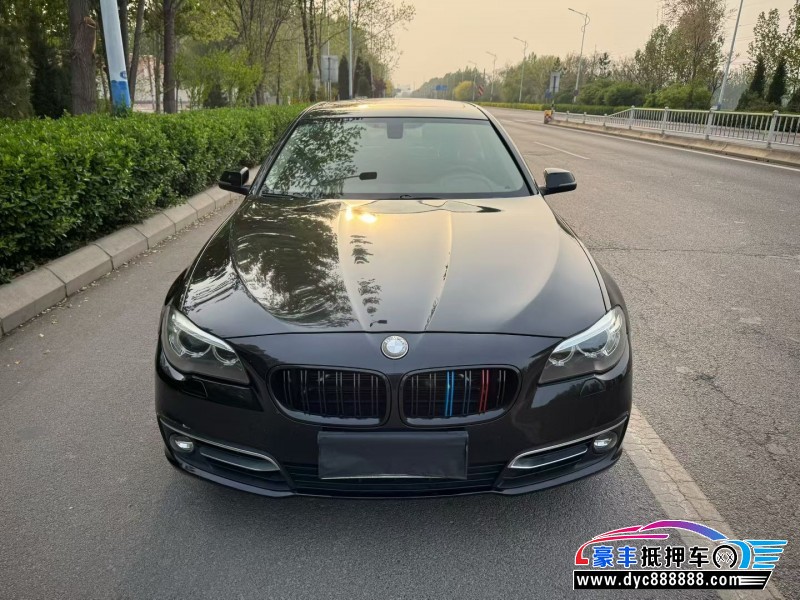 抵押车出售16年宝马5系轿车