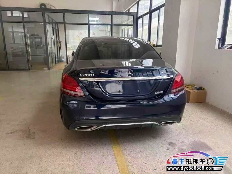 19年奔驰C轿车抵押车出售
