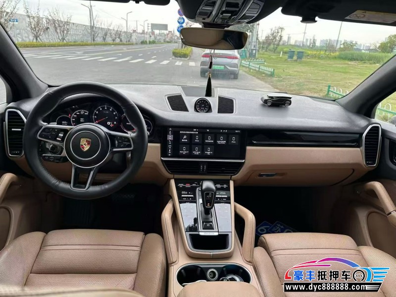 18年保时捷卡宴轿车抵押车出售