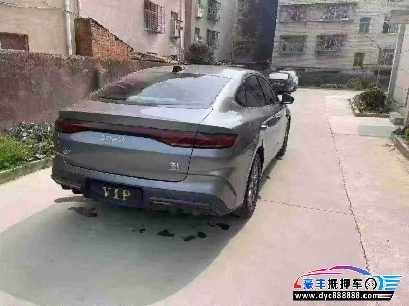 25年比亚迪秦轿车抵押车出售
