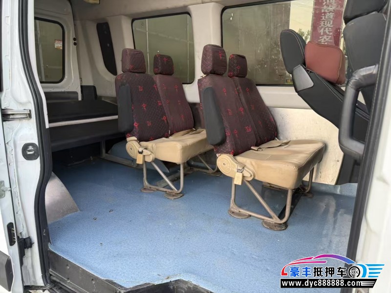 22年依维柯欧盛轿车抵押车出售
