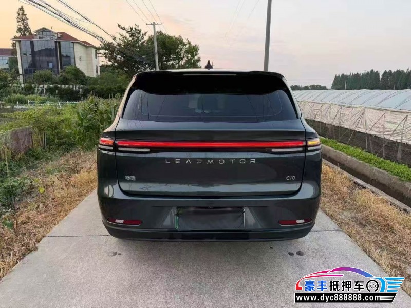 24年零跑C10轿车抵押车出售