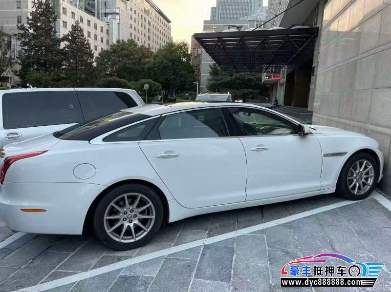 12年捷豹XJL轿车抵押车出售