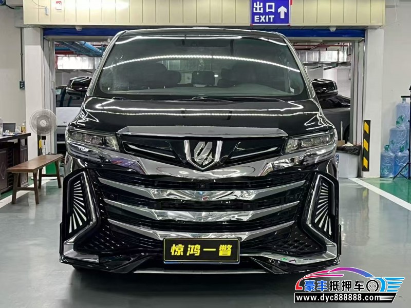 抵押车出售17年丰田埃尔法轿车