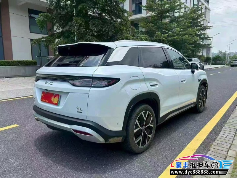 26年比亚迪宋轿车抵押车出售
