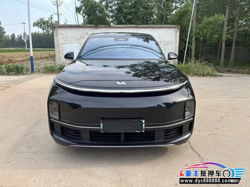 抵押车出售24年理想L8轿车