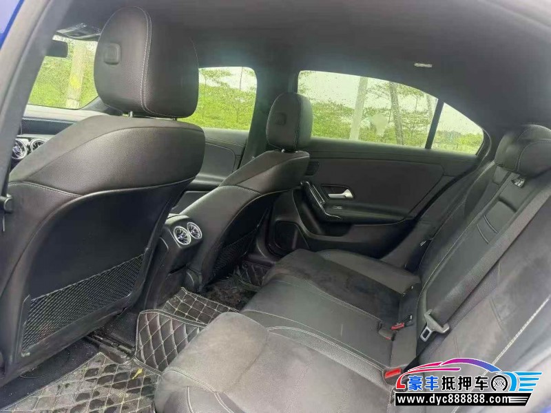 20年奔驰A轿车抵押车出售