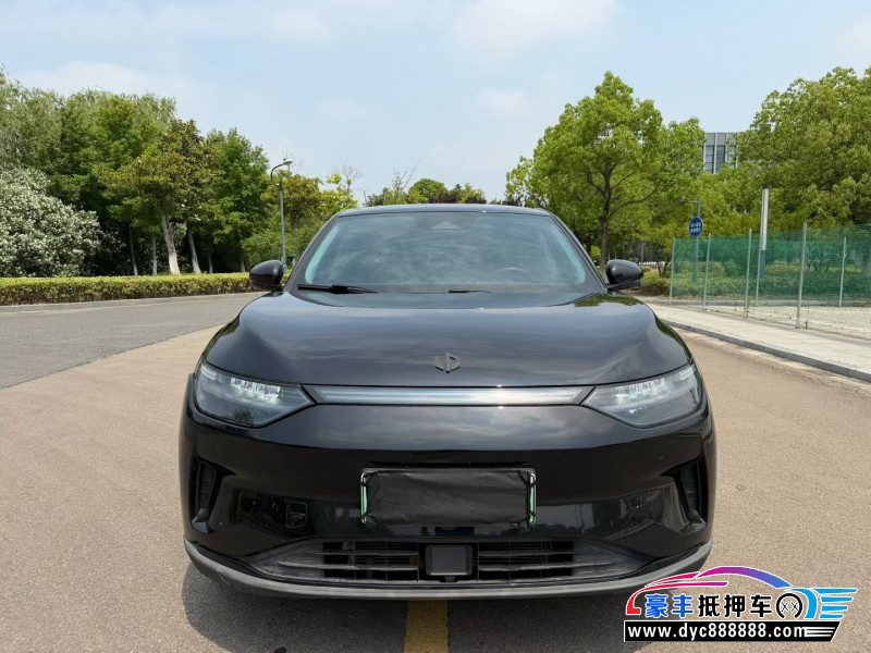 抵押车出售23年零跑C11轿车