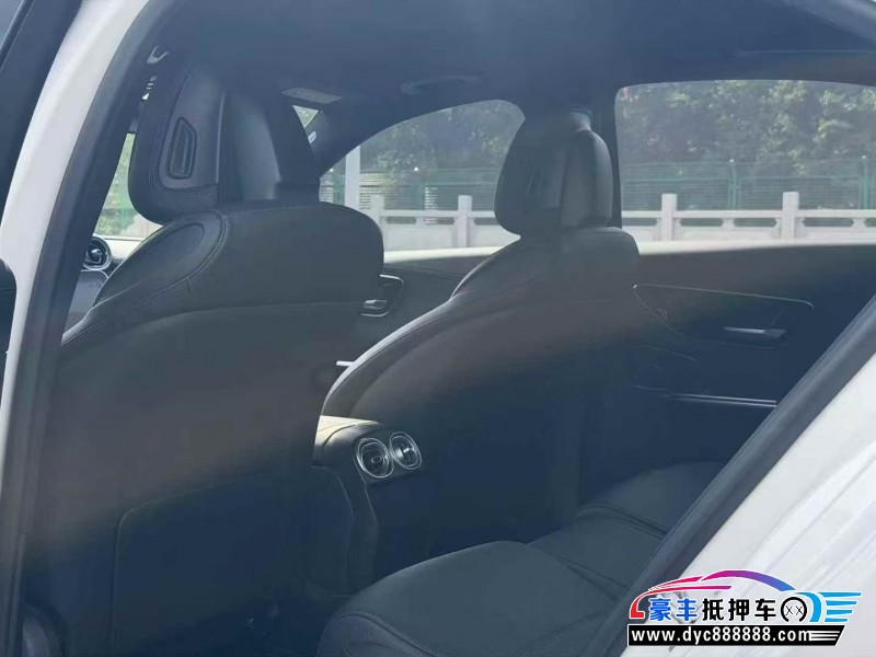 22年奔驰C轿车抵押车出售