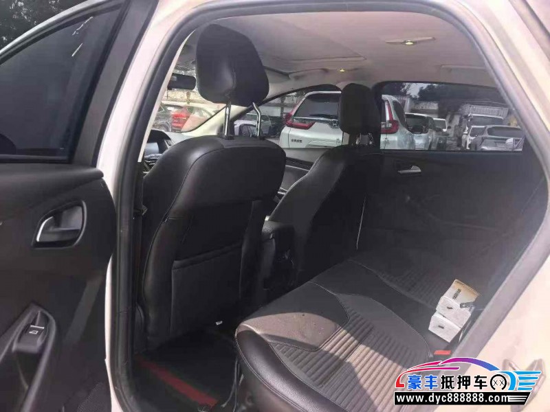 17年福特福克斯轿车抵押车出售