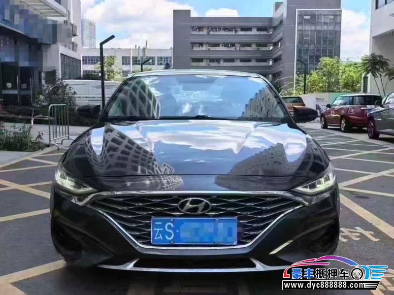 抵押车出售20年现代菲斯塔轿车
